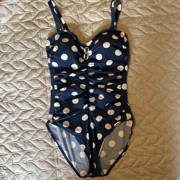 Polka dot bathing suit - Picture 1 of 3